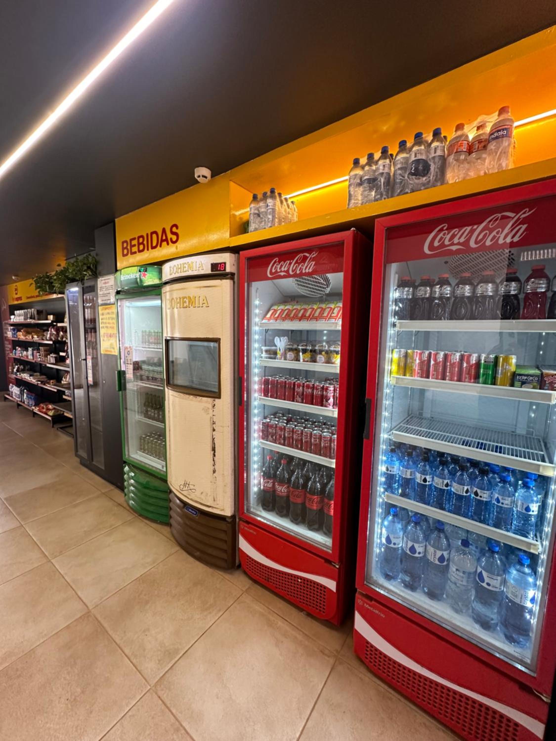 Apto completo com varanda e garagem em Brasília
