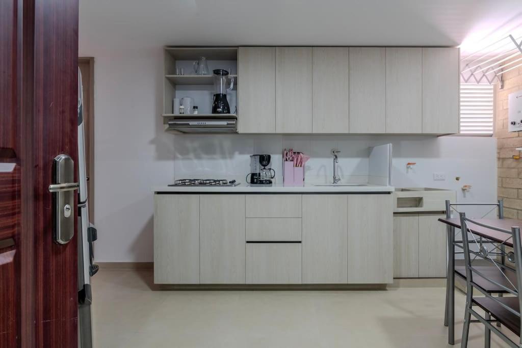 Apartamento 2BR Parqueadero y Piscina 502