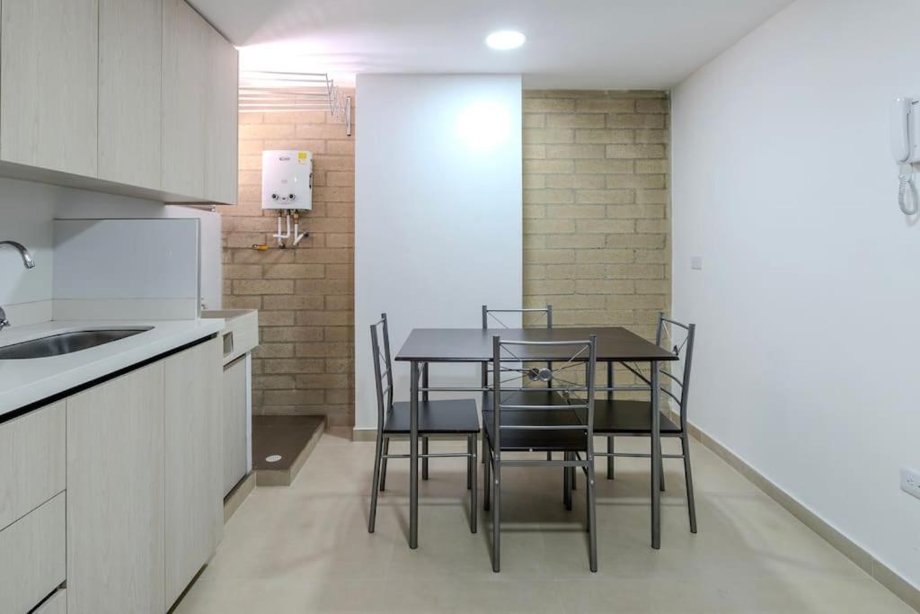 Apartamento 2BR Parqueadero y Piscina 502