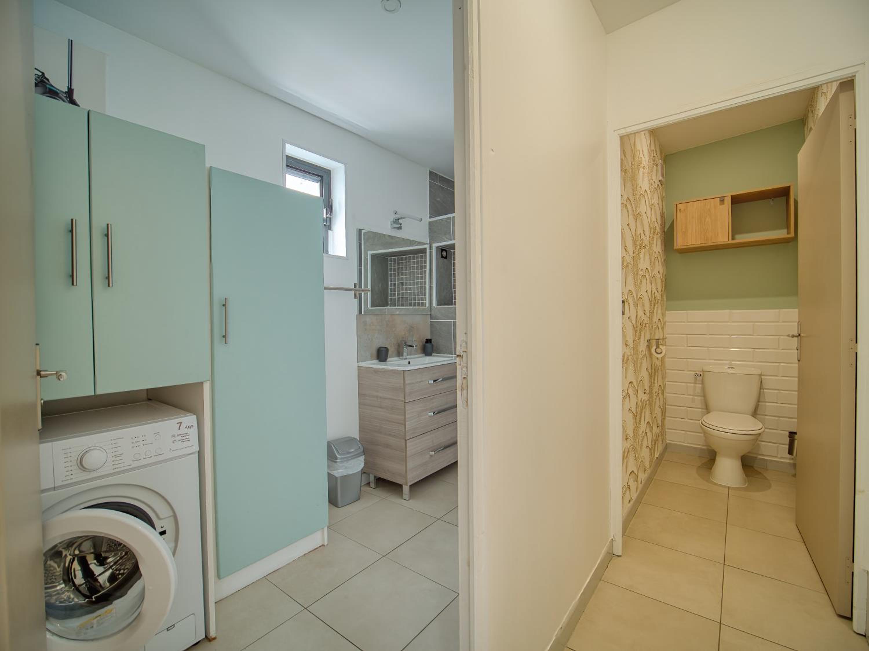 2 chambres, tout confort, climatisé, proche CHU et centre ville view 3