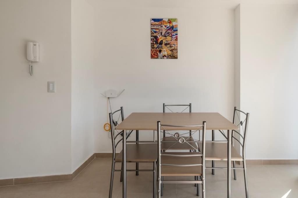 Apartamento centrico en Laureles con piscina 301
