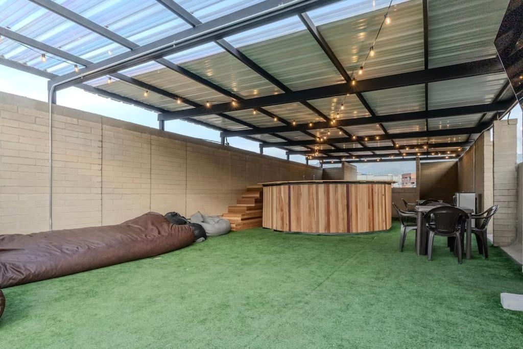 Apartamento centrico en Laureles con piscina 301