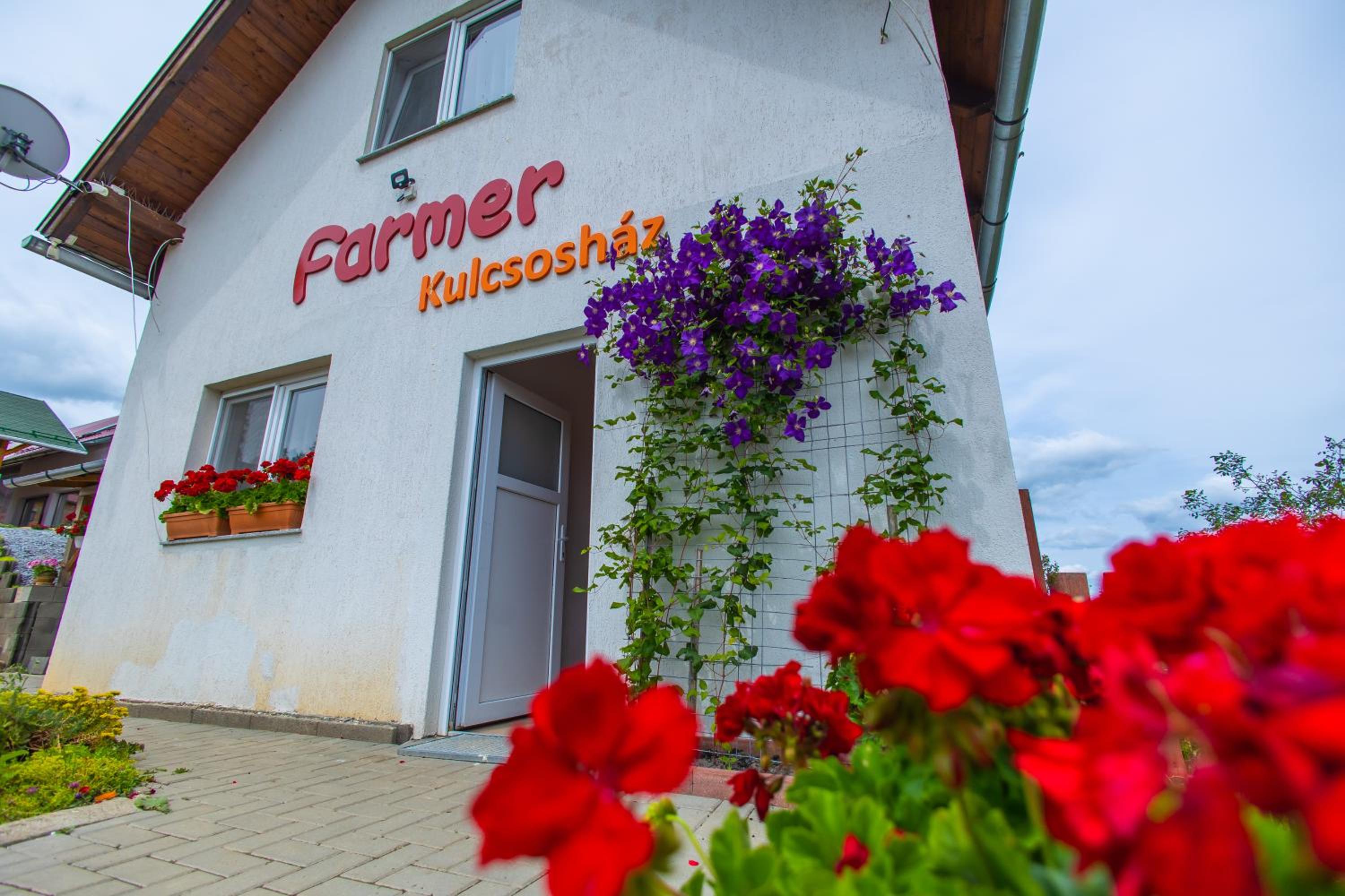 Casa de la Fermă Corund - Farmer Kulcsosház Korond view 3