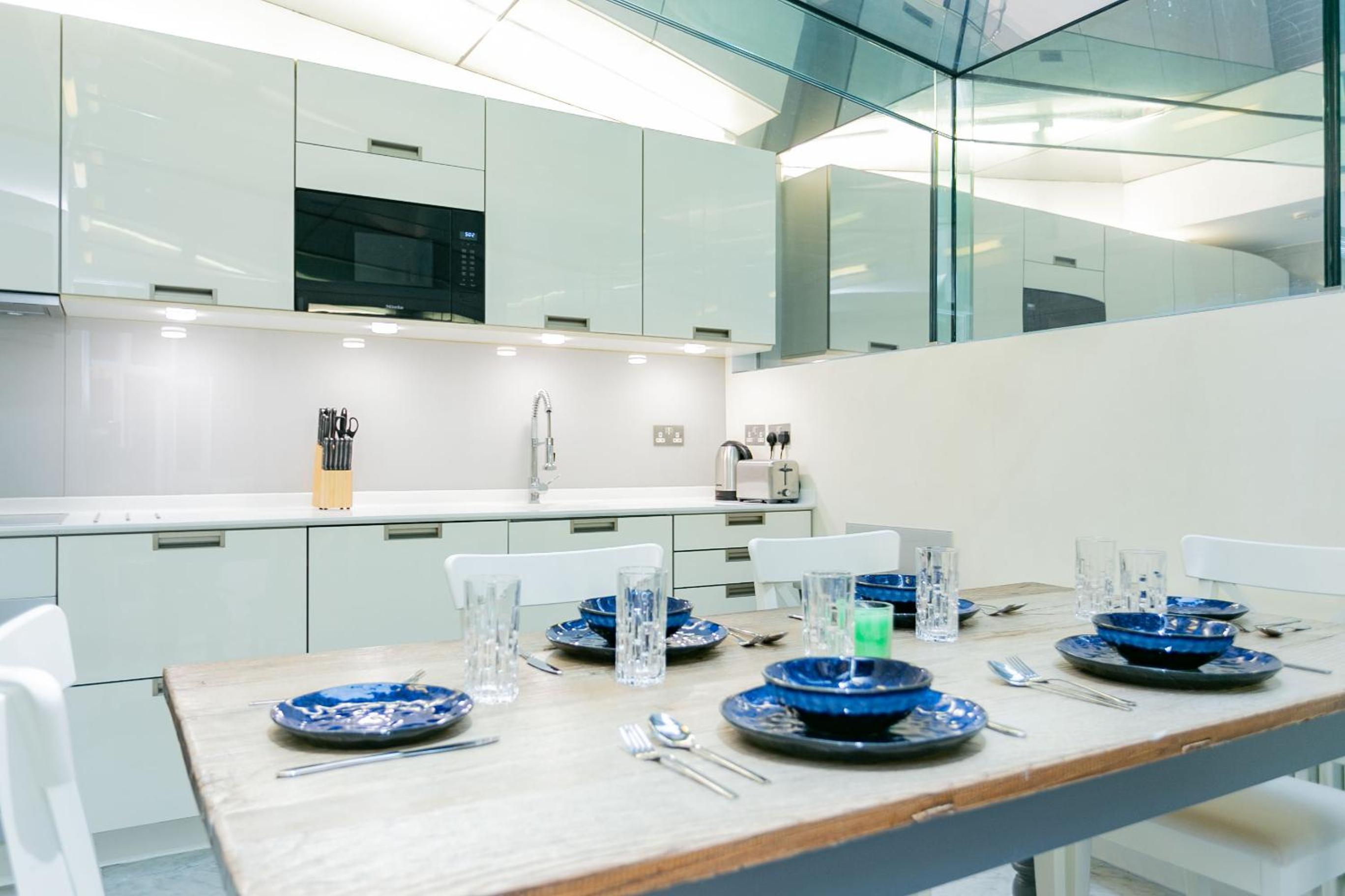 Luxury Central London-Gem In Kensington and Chelsea view 3