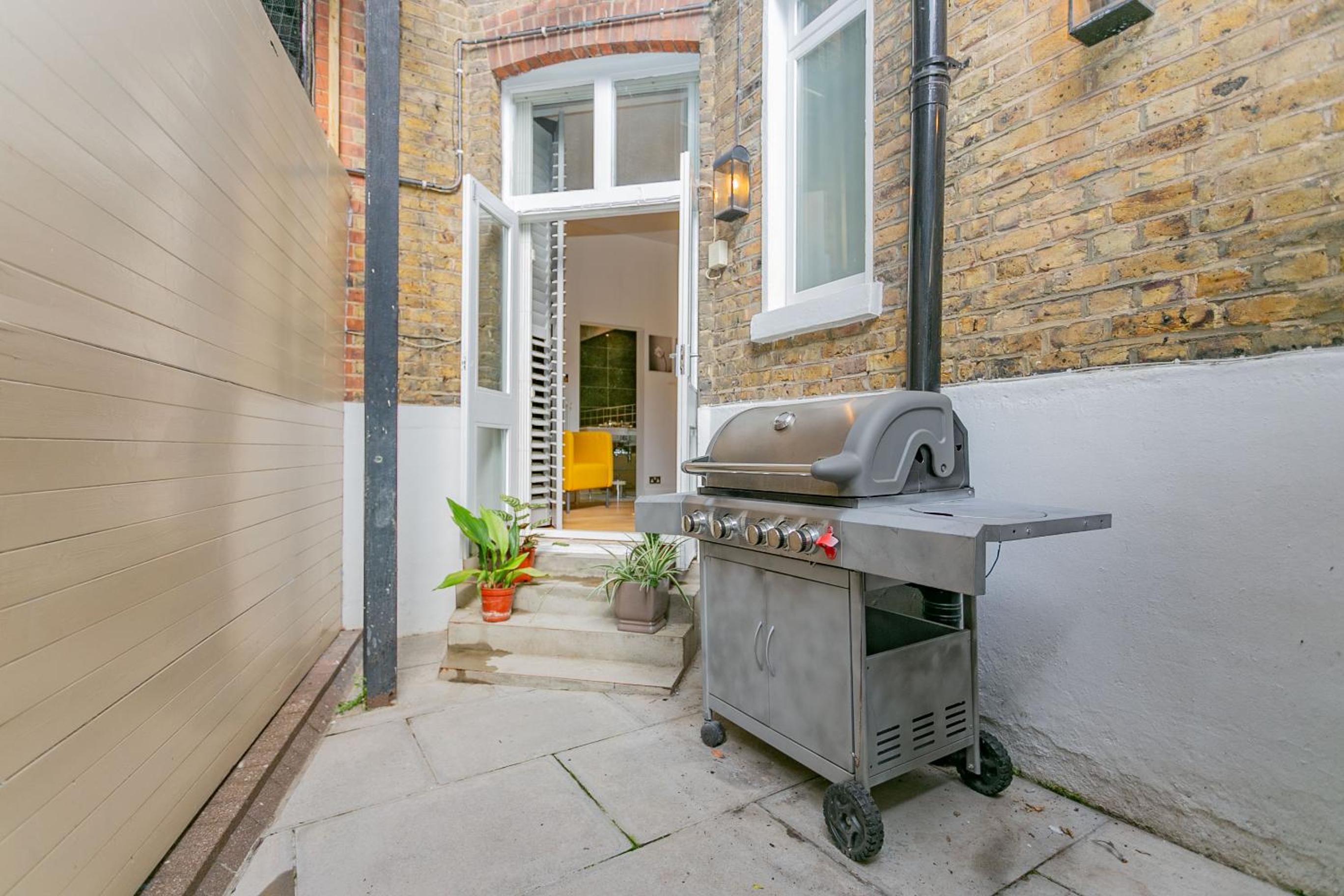Luxury Central London-Gem In Kensington and Chelsea view 5