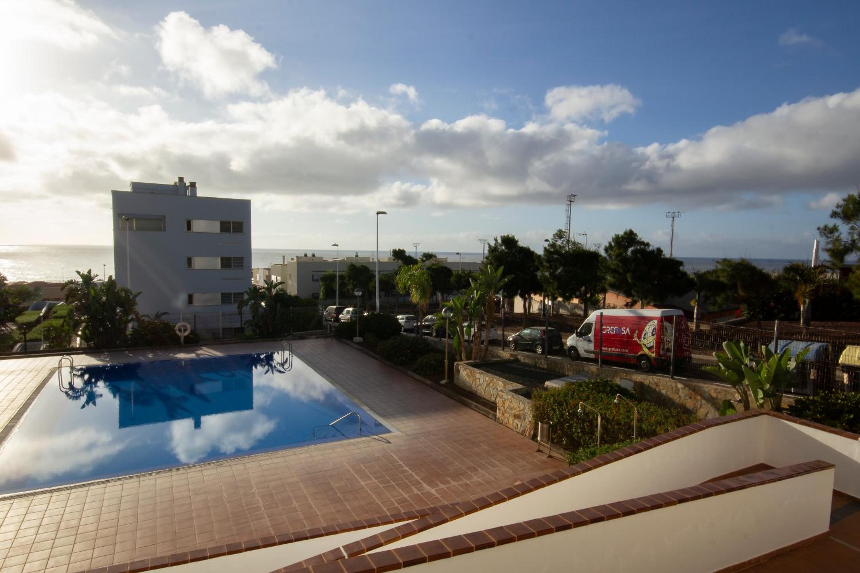 Beach apartment with terrace and pool