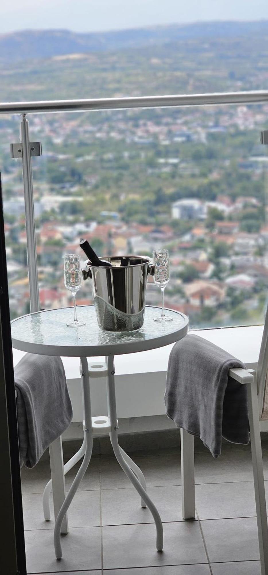 Luxury Skyview Suite