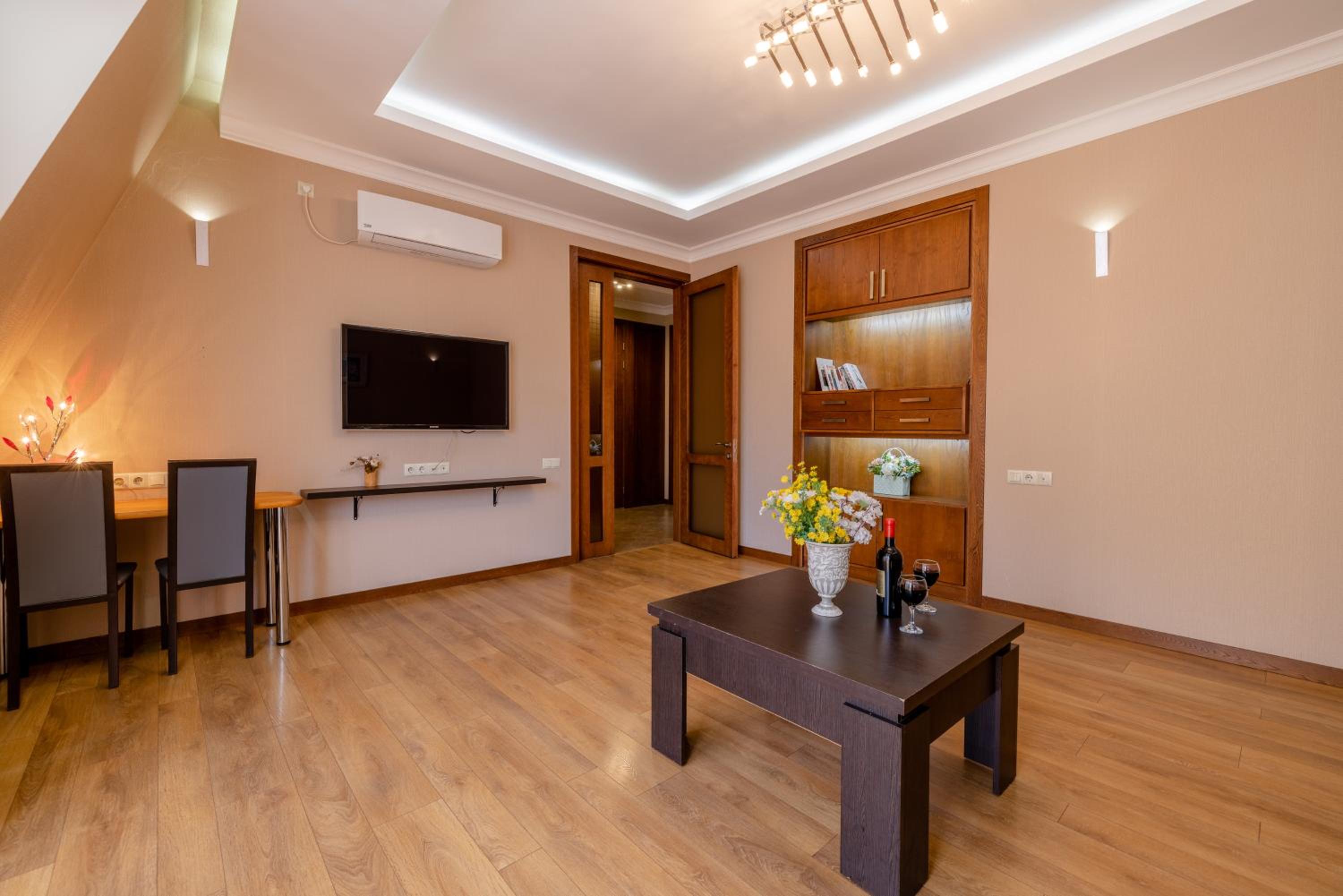Spacious apartment in the city center II view 2