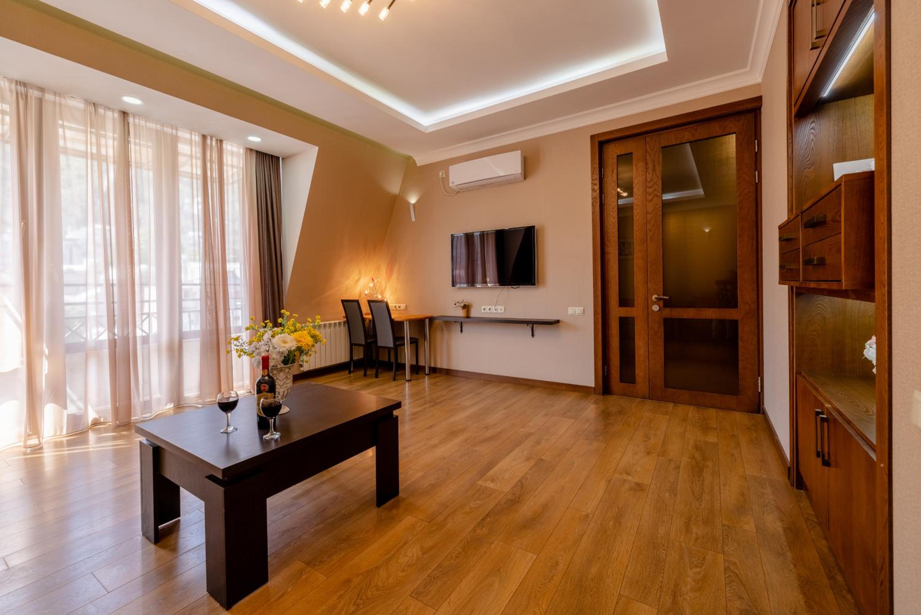 Spacious apartment in the city center II view 4