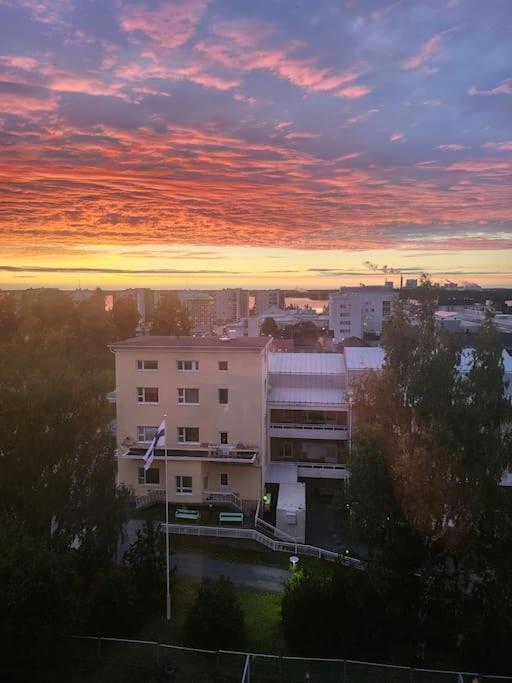 Beautiful apartment with seaview! Top 7th floor Free parking!