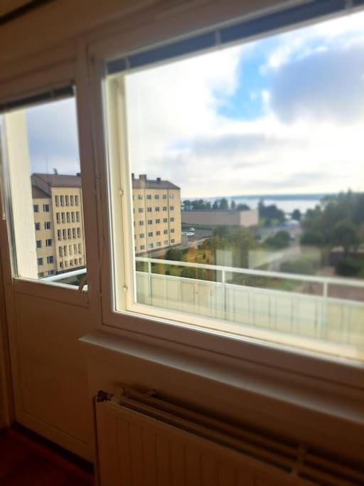 Beautiful apartment with seaview! Top 7th floor Free parking!