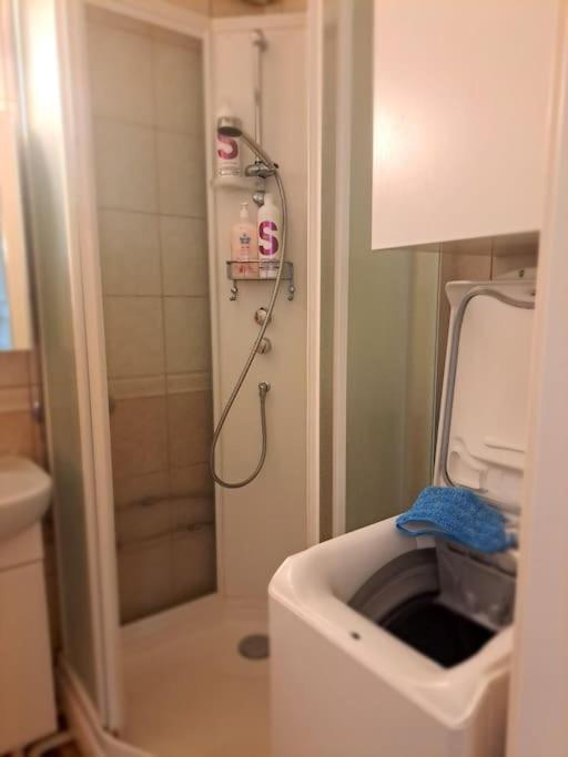 Beautiful apartment with seaview! Top 7th floor Free parking!