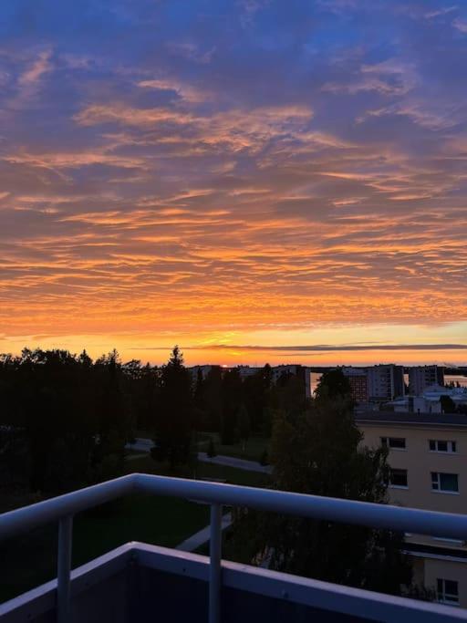 Beautiful apartment with seaview! Top 7th floor Free parking!