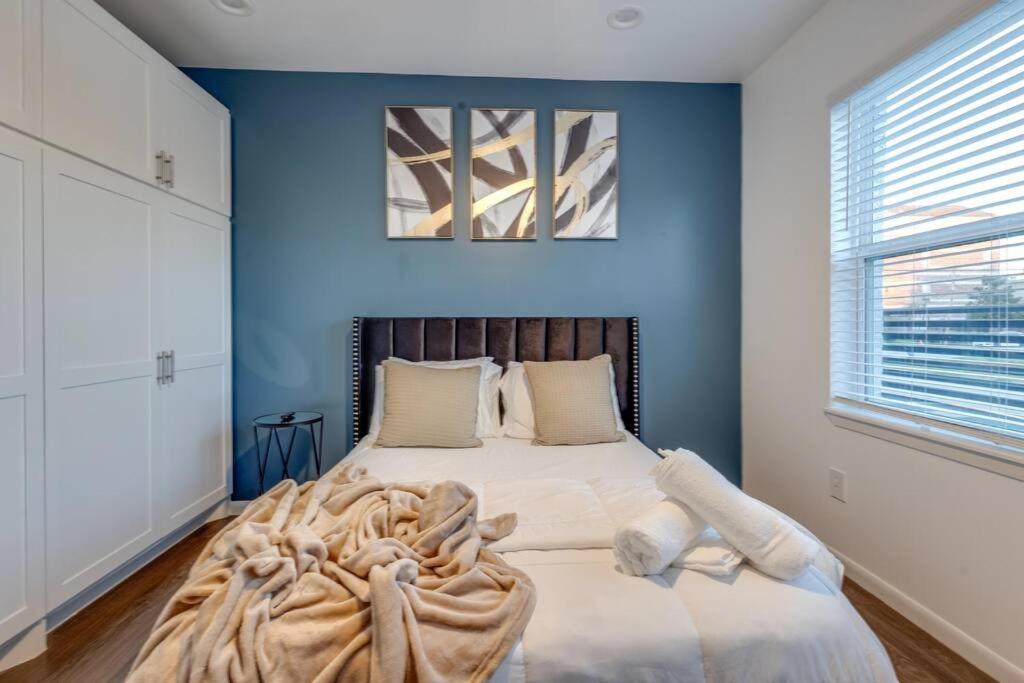 1 BR 1 BA Luxury - Museum District & Downtown HTX view 5