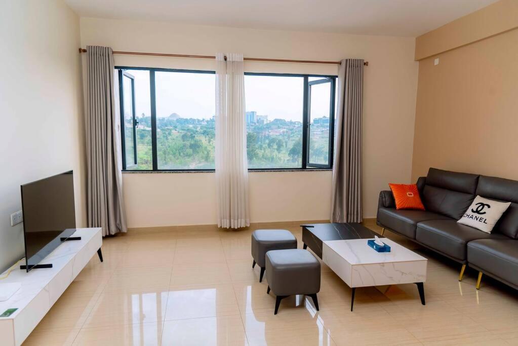 Century Park Luxurious Apartment view 5