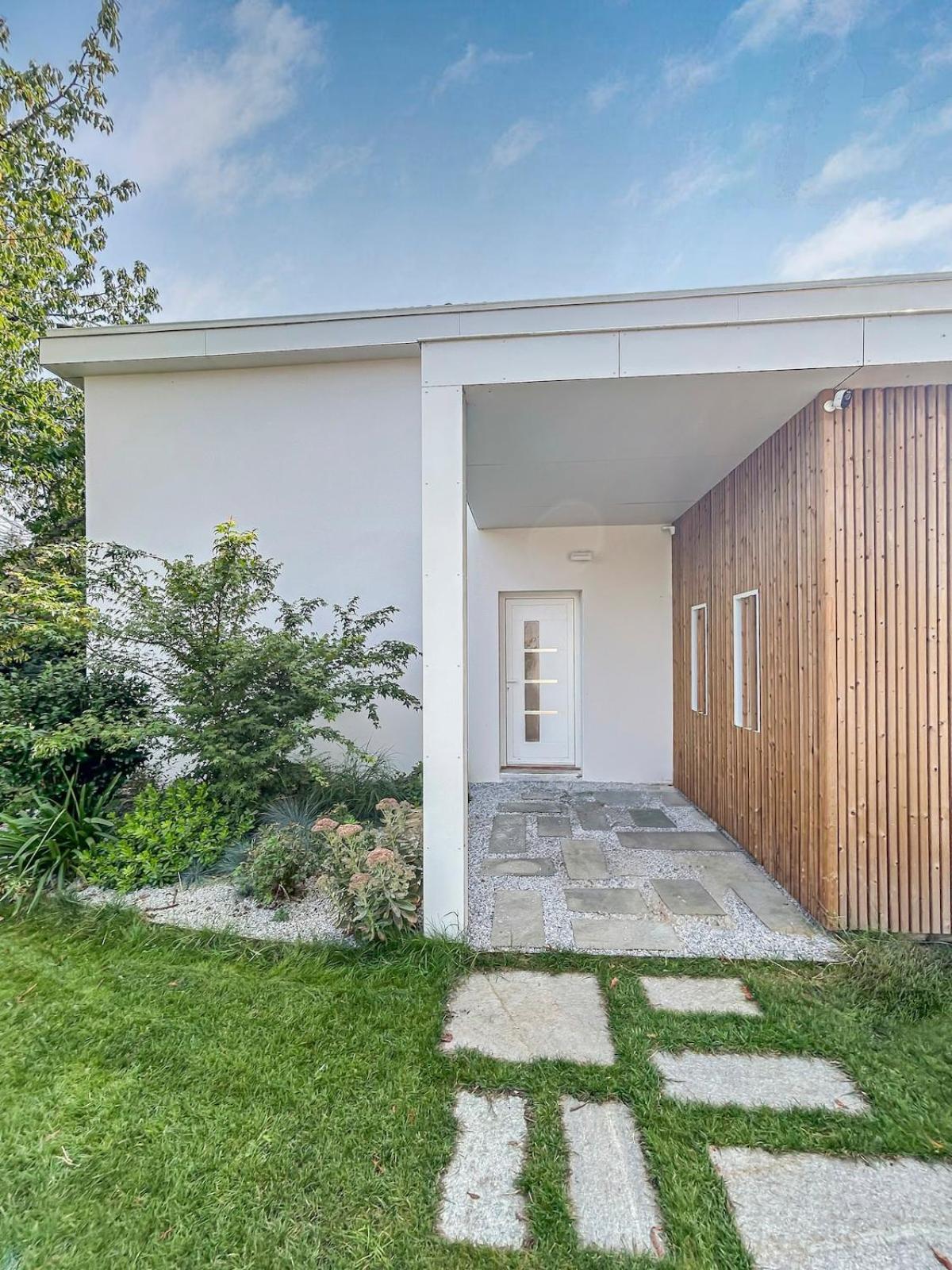 Villa calme avec piscine et spa à Mérignac Proche hôpital tram et parc d activité