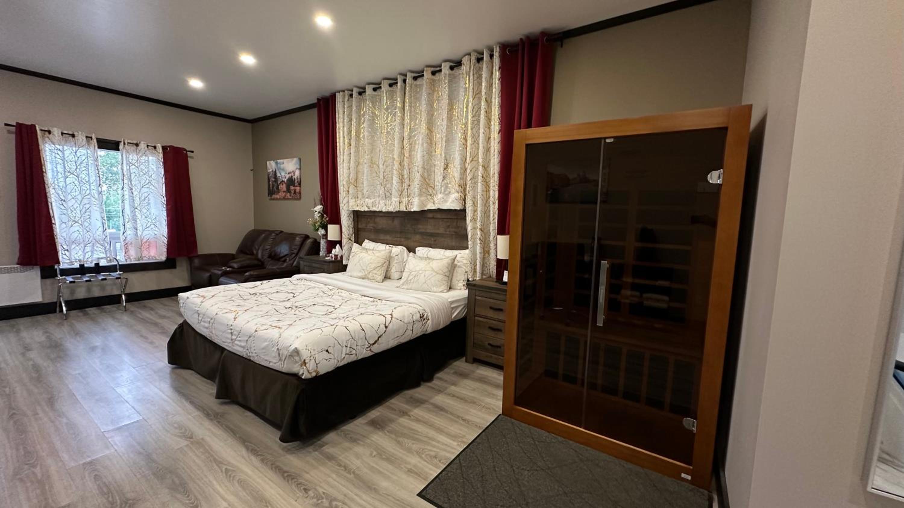 Motel 7 Inn & Suites