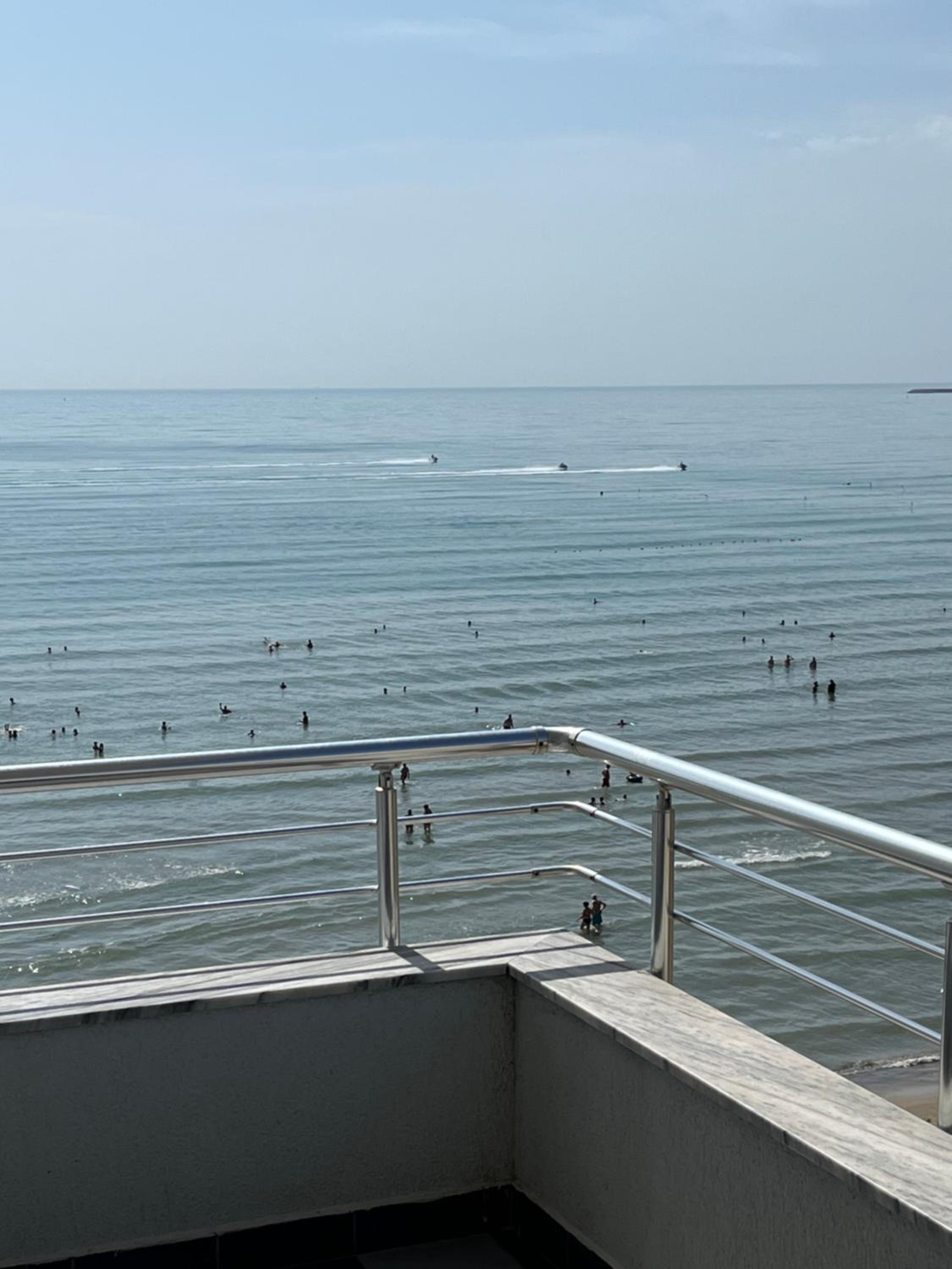 Sun, Sea and Serenity - Beachfront Apt with Sunset Views and Soothing Waves
