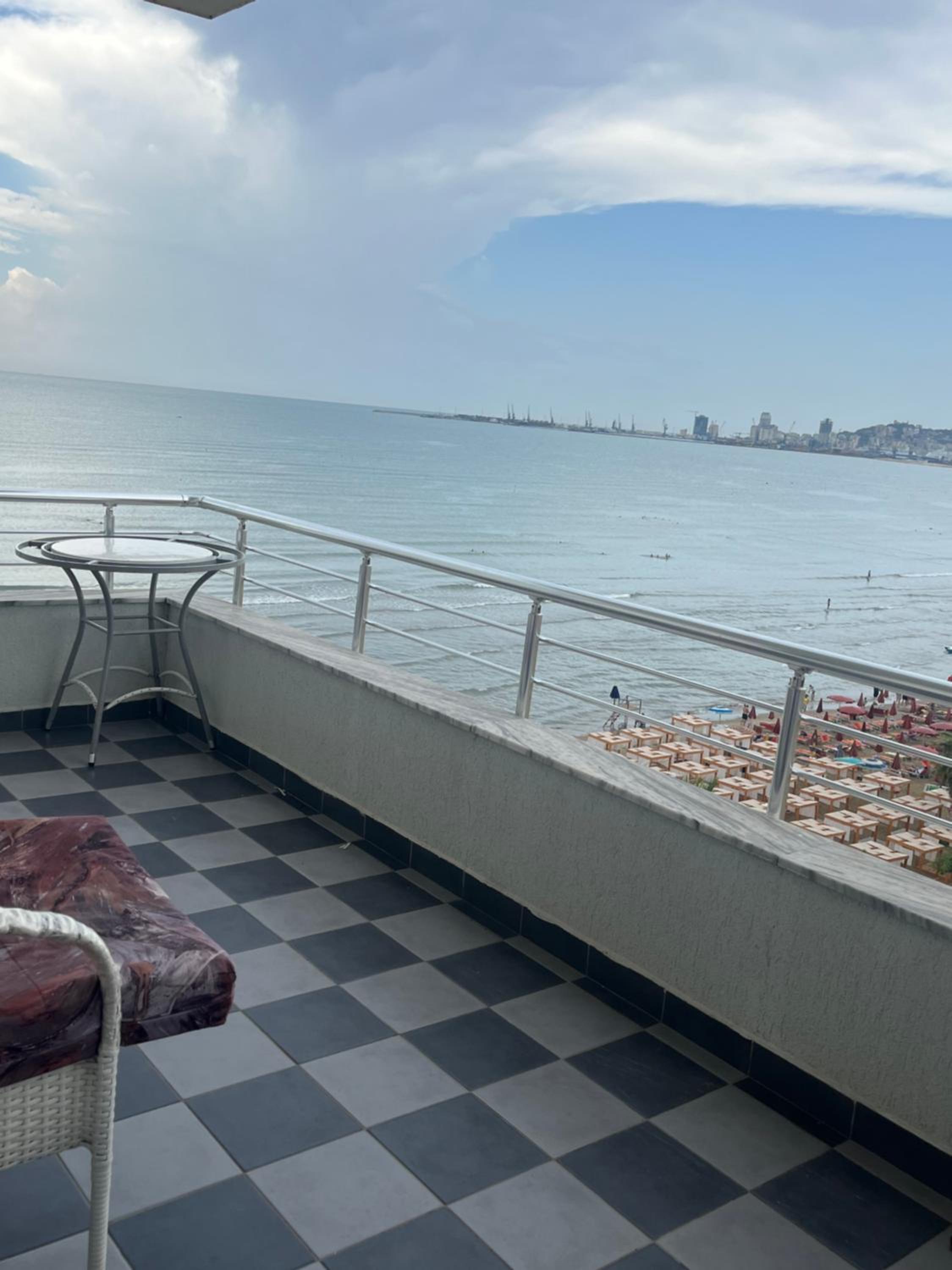Sun, Sea and Serenity - Beachfront Apt with Sunset Views and Soothing Waves