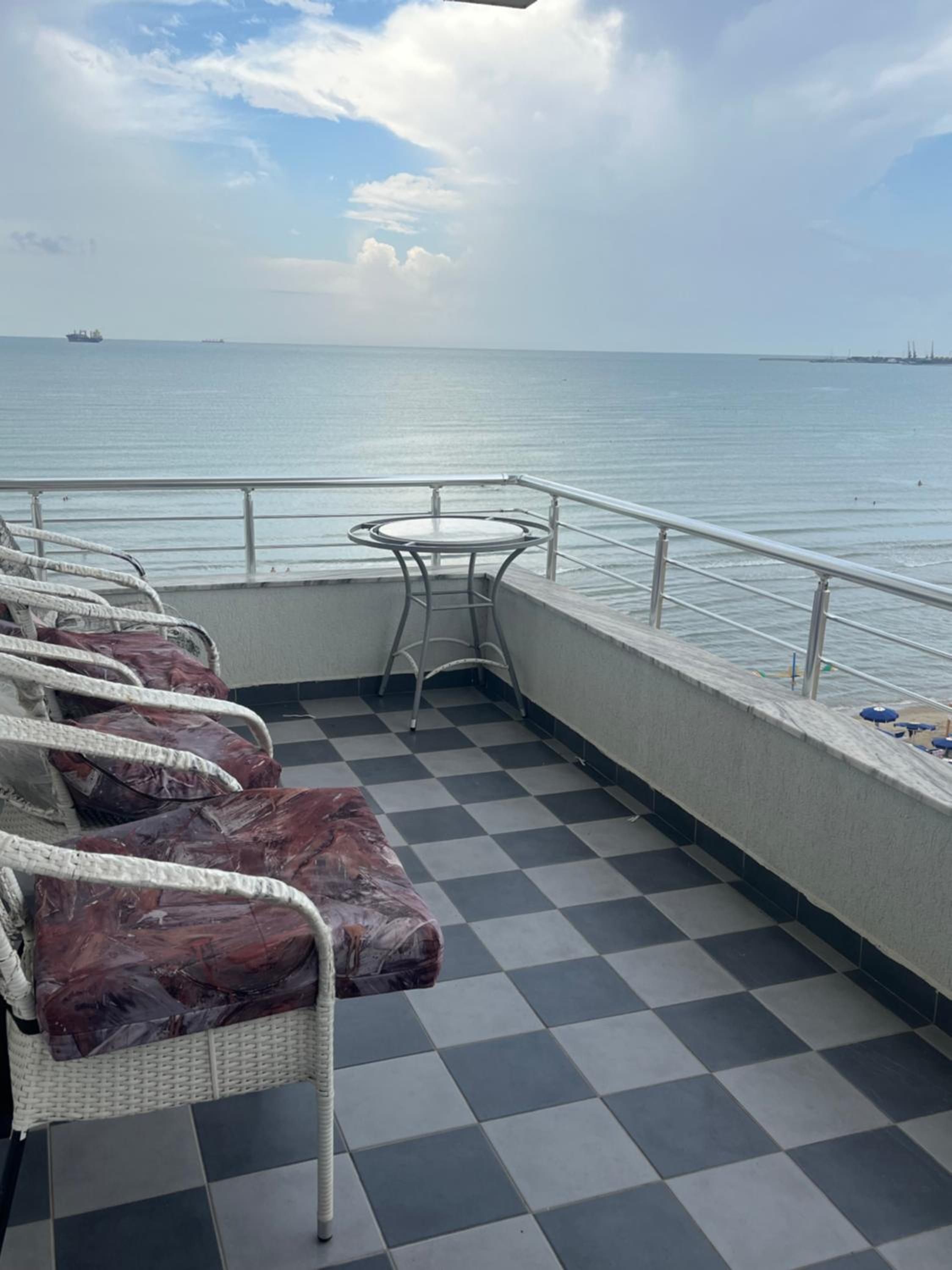 Sun, Sea and Serenity - Beachfront Apt with Sunset Views and Soothing Waves