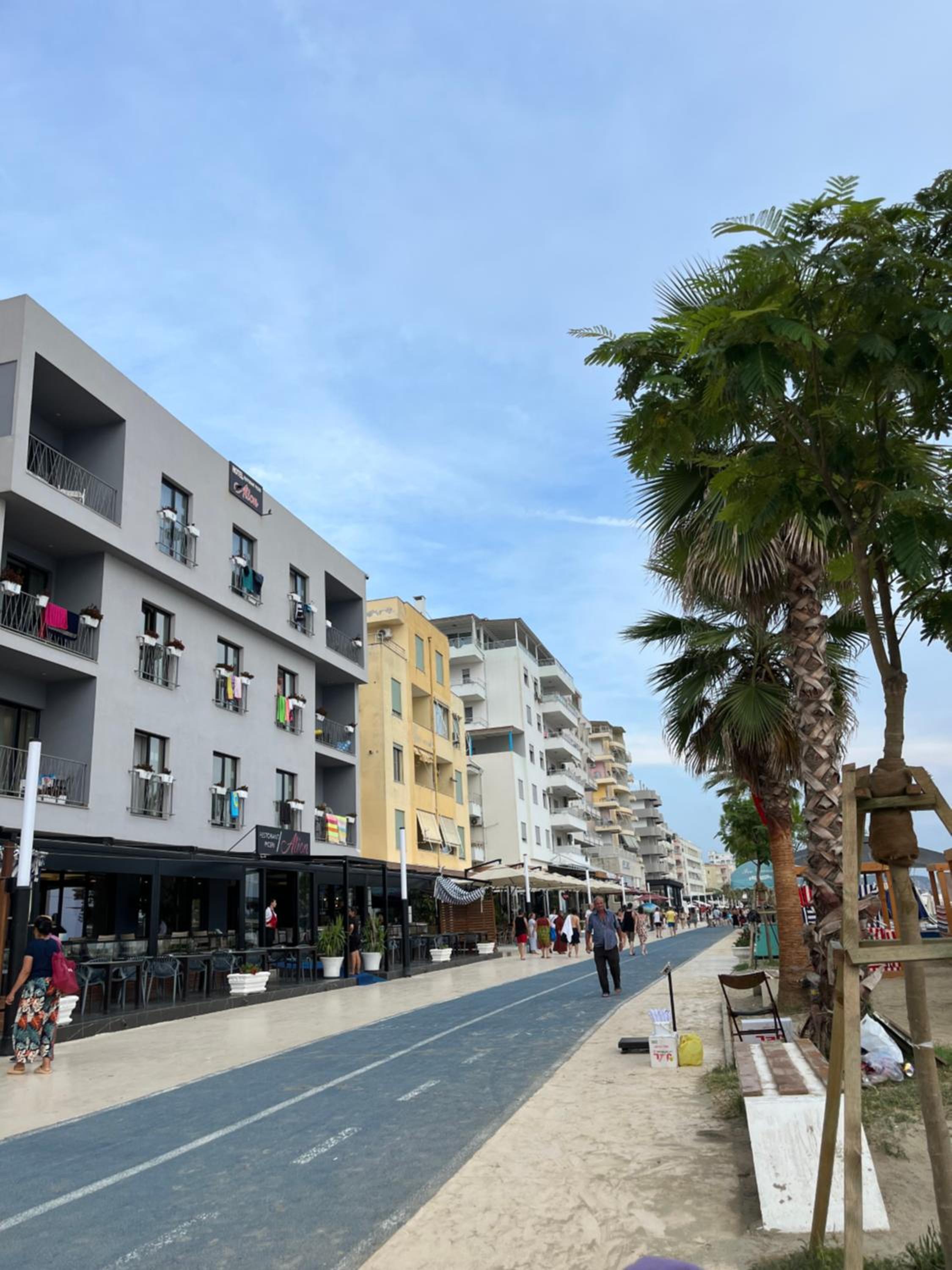 Sun, Sea and Serenity - Beachfront Apt with Sunset Views and Soothing Waves