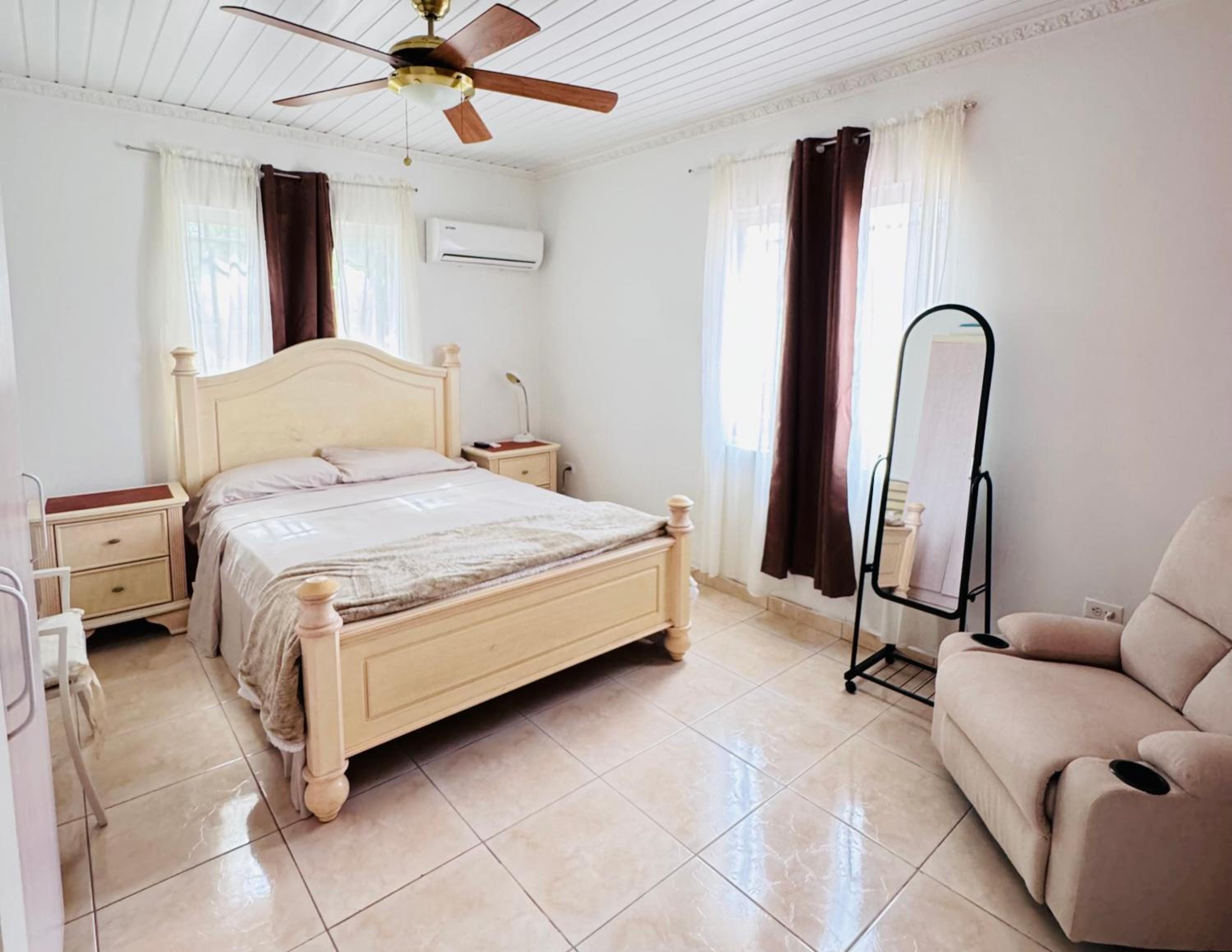 Monas Apartments Rental