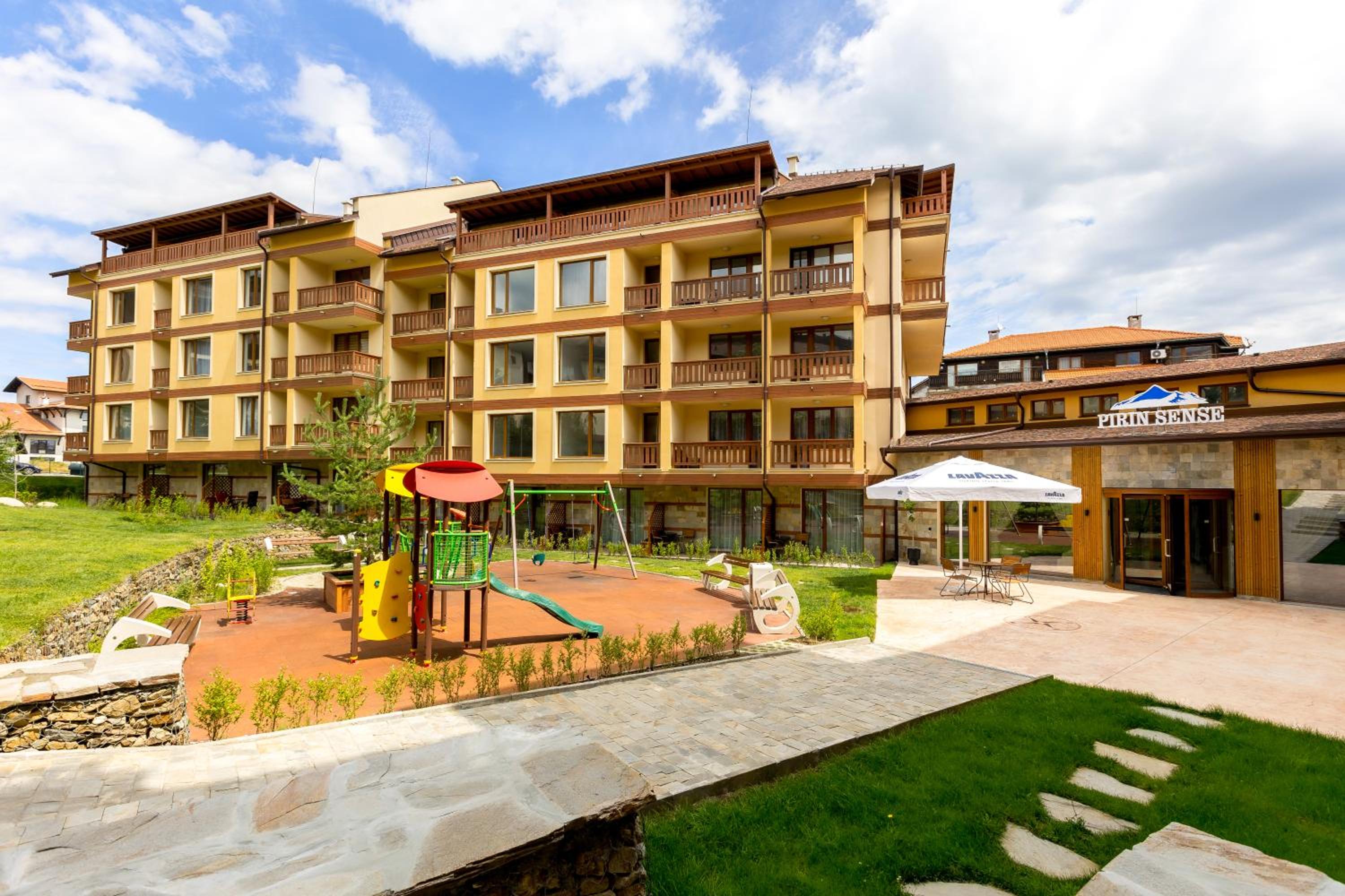 Pirin Sense Apartment Complex