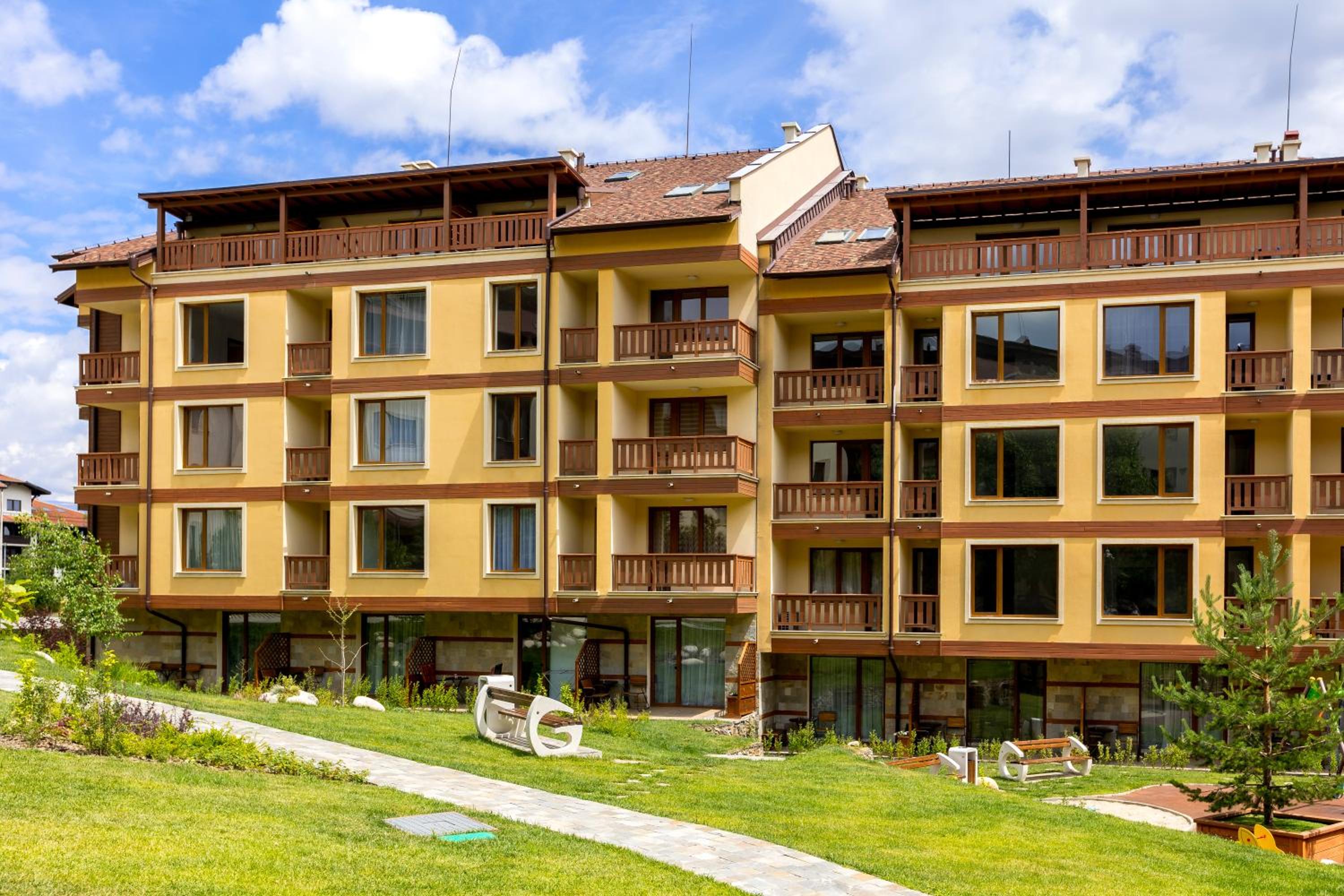 Pirin Sense Apartment Complex