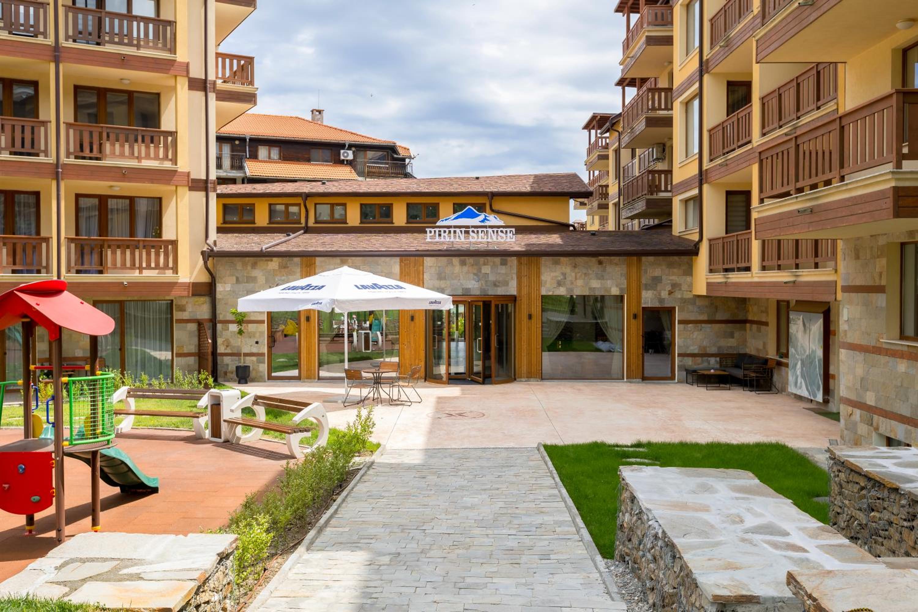 Pirin Sense Apartment Complex