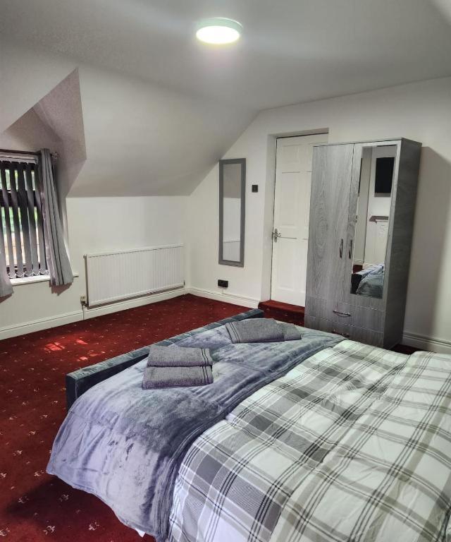 Rainsough Cottage Guest House - Shared Bathroom - Free Parking & WiFi view 4