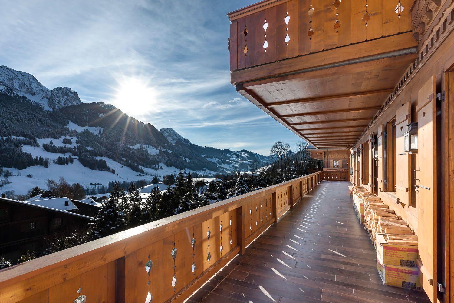 Beautiful Alpine Luxury Flat in Rougemont