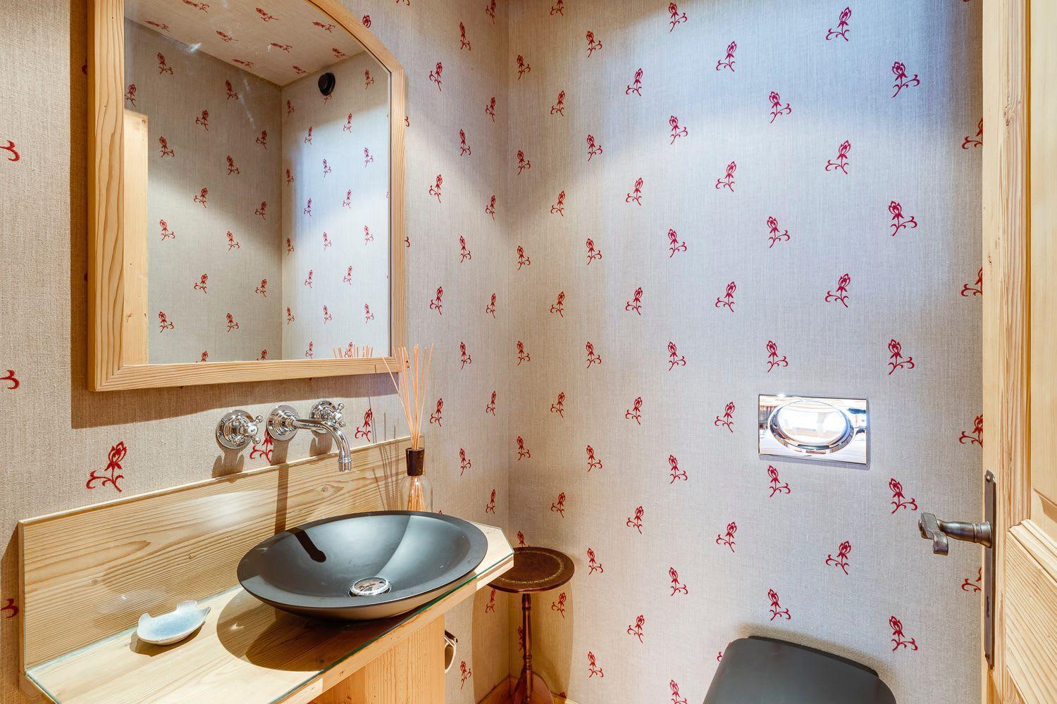 Beautiful Alpine Luxury Flat in Rougemont
