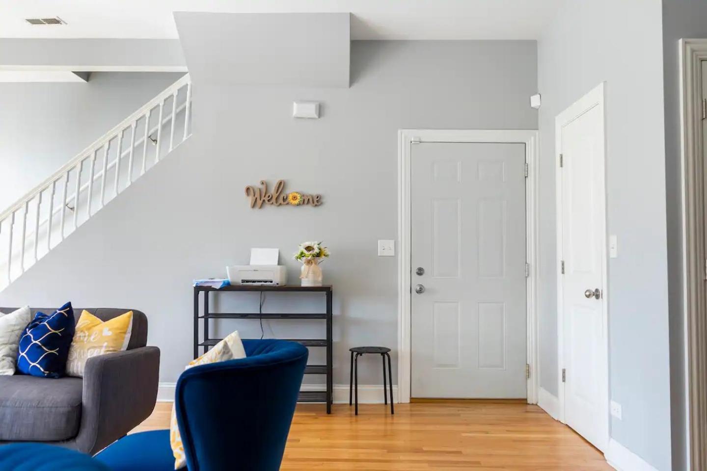 Fully furnished bedroom near medical district and UIC view 4