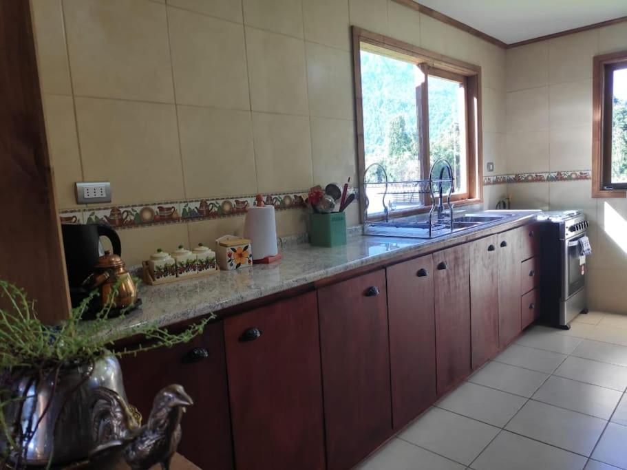 Casa familiar, vistas panoramicas del lago y cordillera