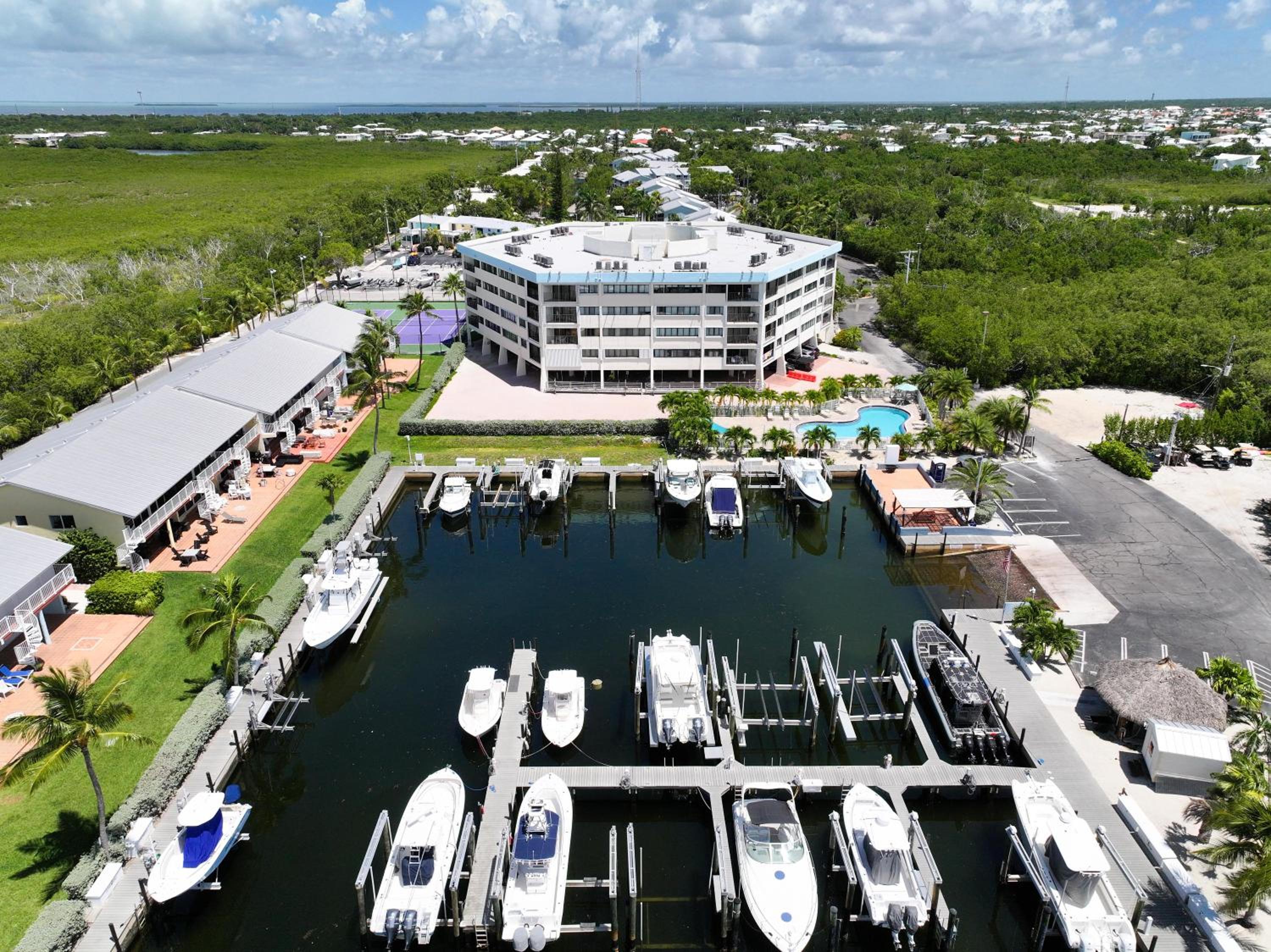 Villa Valbuena Aqua Vista Key Largo Marina Pickleball Remodeled 2025 view 4