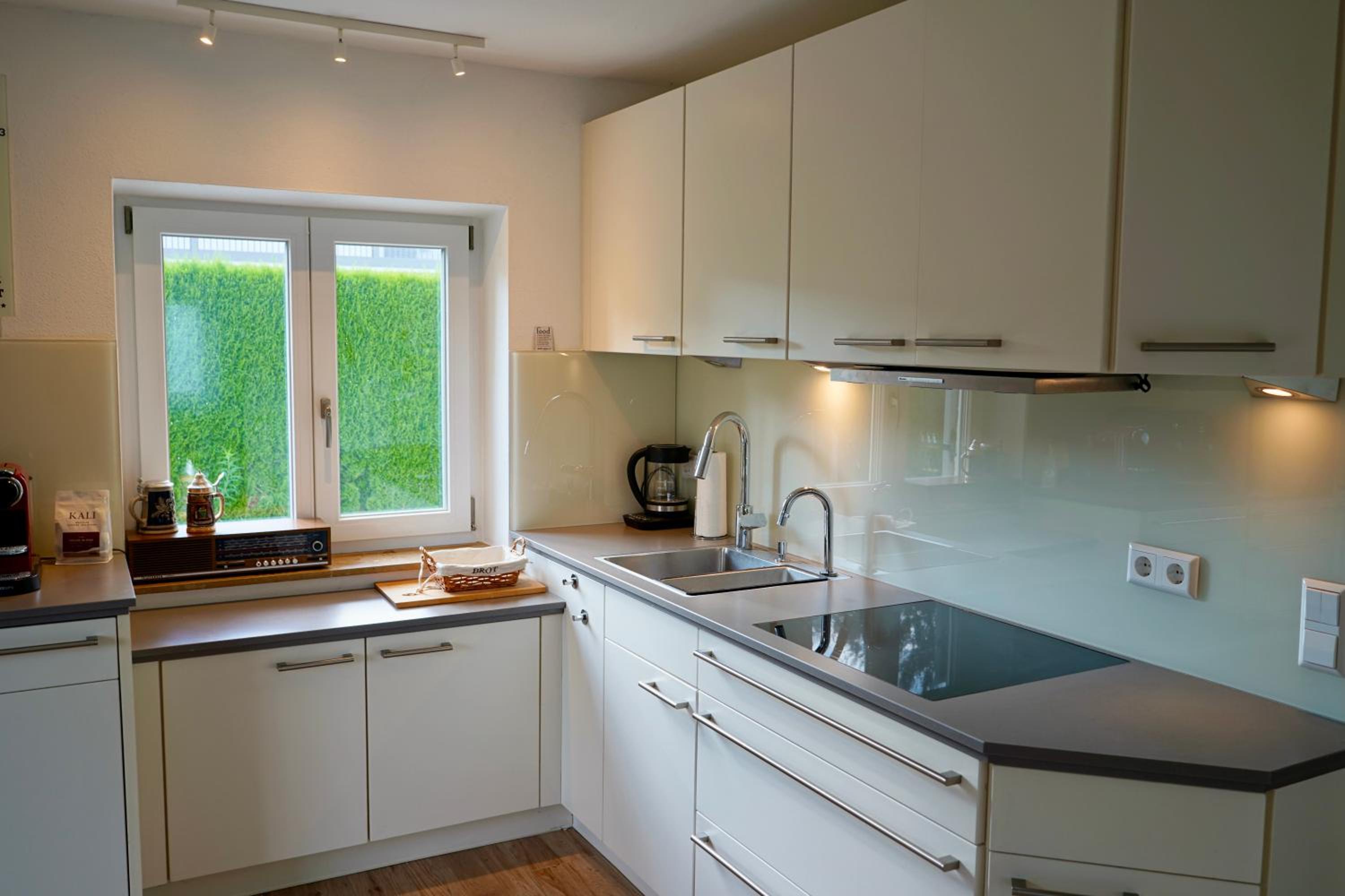 Ferienhaus Am Weitfeld - Ruheoase mit Garten & Bergblick nahe Salzburg