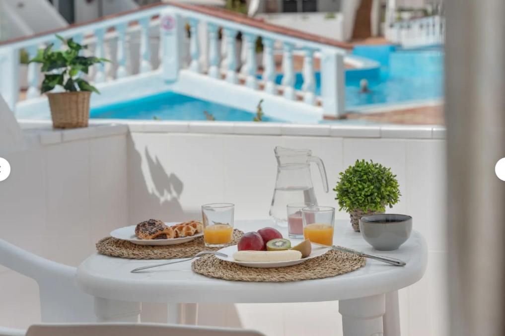 Oasis Beach las Floritas