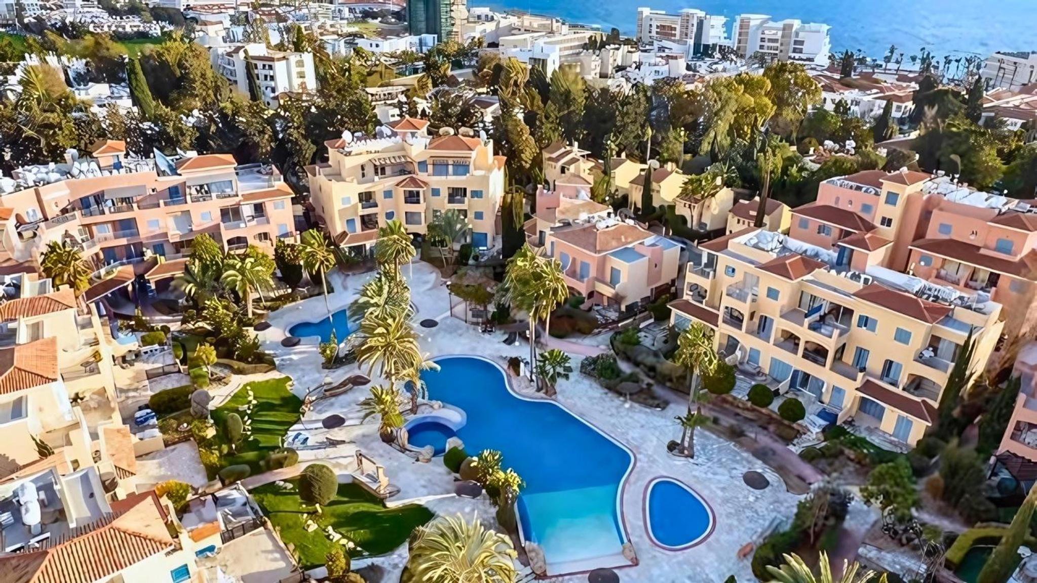 Holiday in Paphos, Prime Location Resort Pools, Jacuzzis, Harbor & 300m to the Beach
