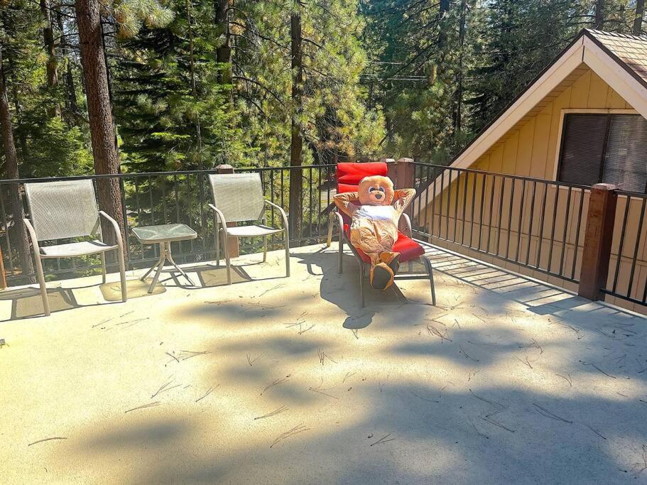 Tahoe Townie Cozy cabin in South Lake Tahoe view 2