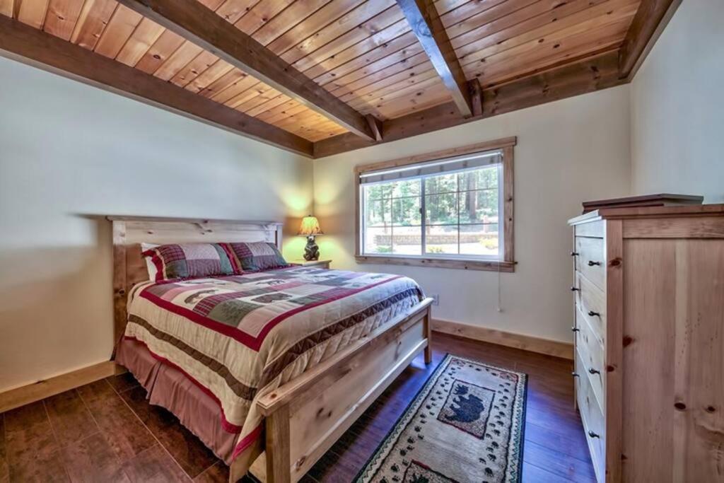 Tahoe Townie Cozy cabin in South Lake Tahoe view 3