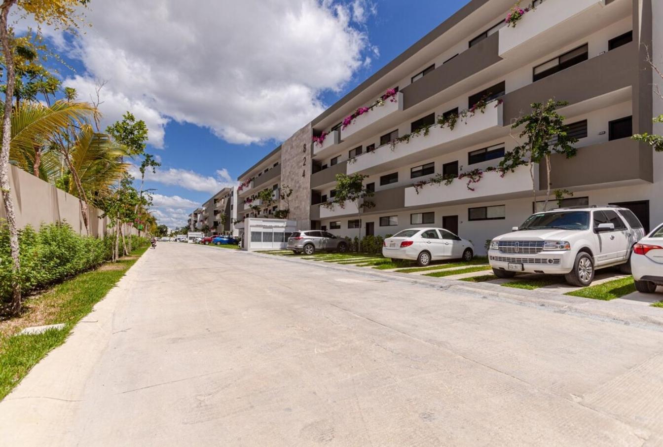 Xyleth Condo Coto8 10min to Beach,WIFI 200MB,Gym view 3
