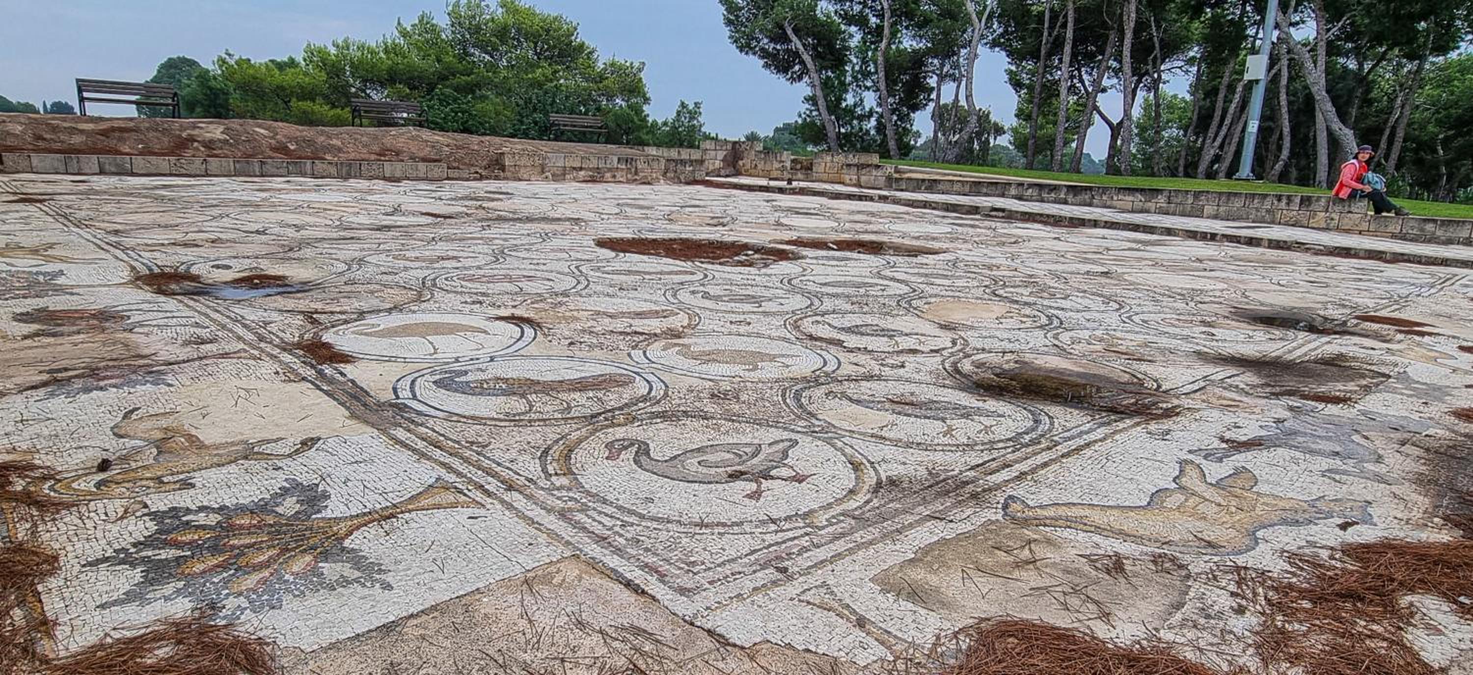 Turquoise, Caesarea