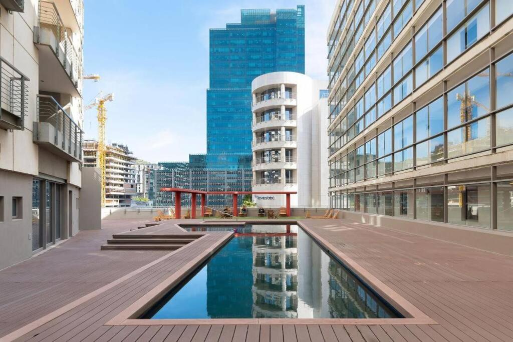 Icon NO LOAD SHEDDING Modern Studio - City view 5
