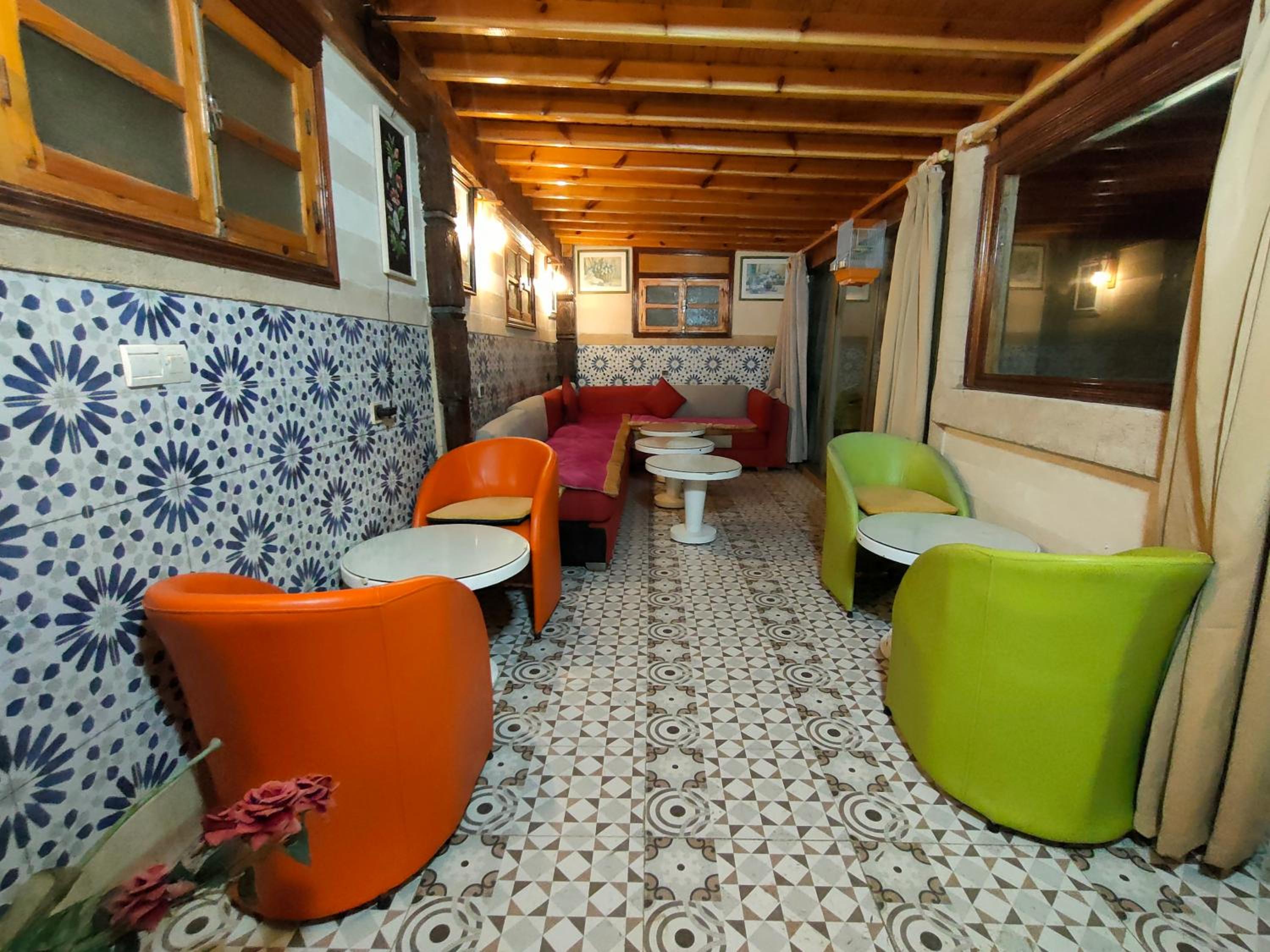 lounge