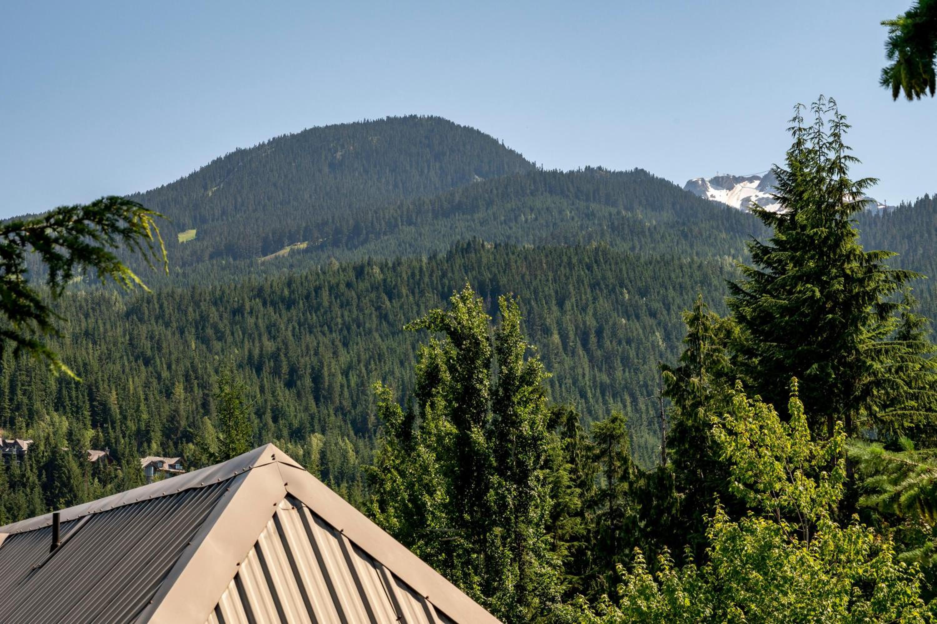 Nighthawk 3335 | Contemporary Townhome with Hot Tub and Stunning Mountain Views