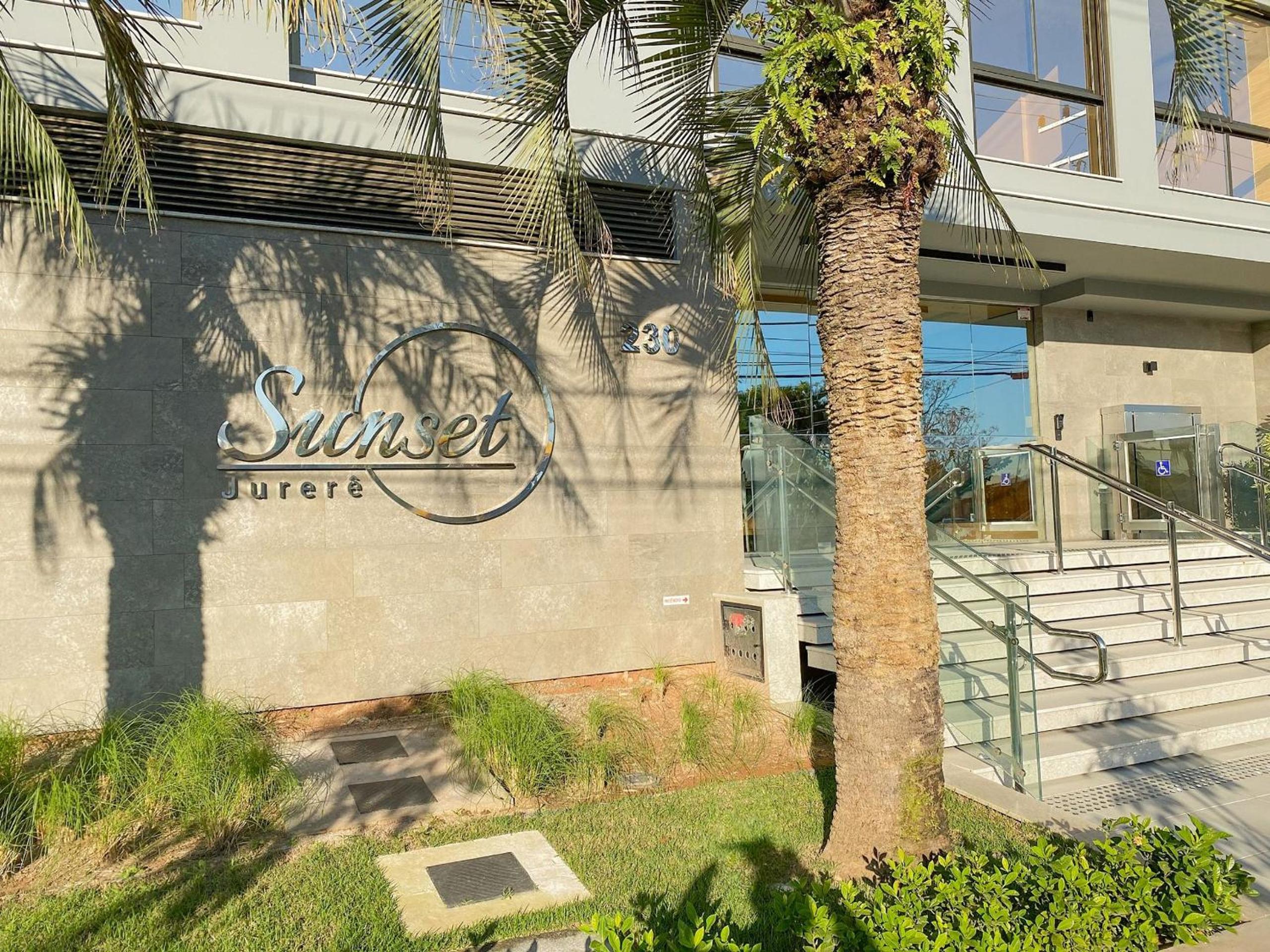 Jurere Internacional 2 Suites Lindo Completo