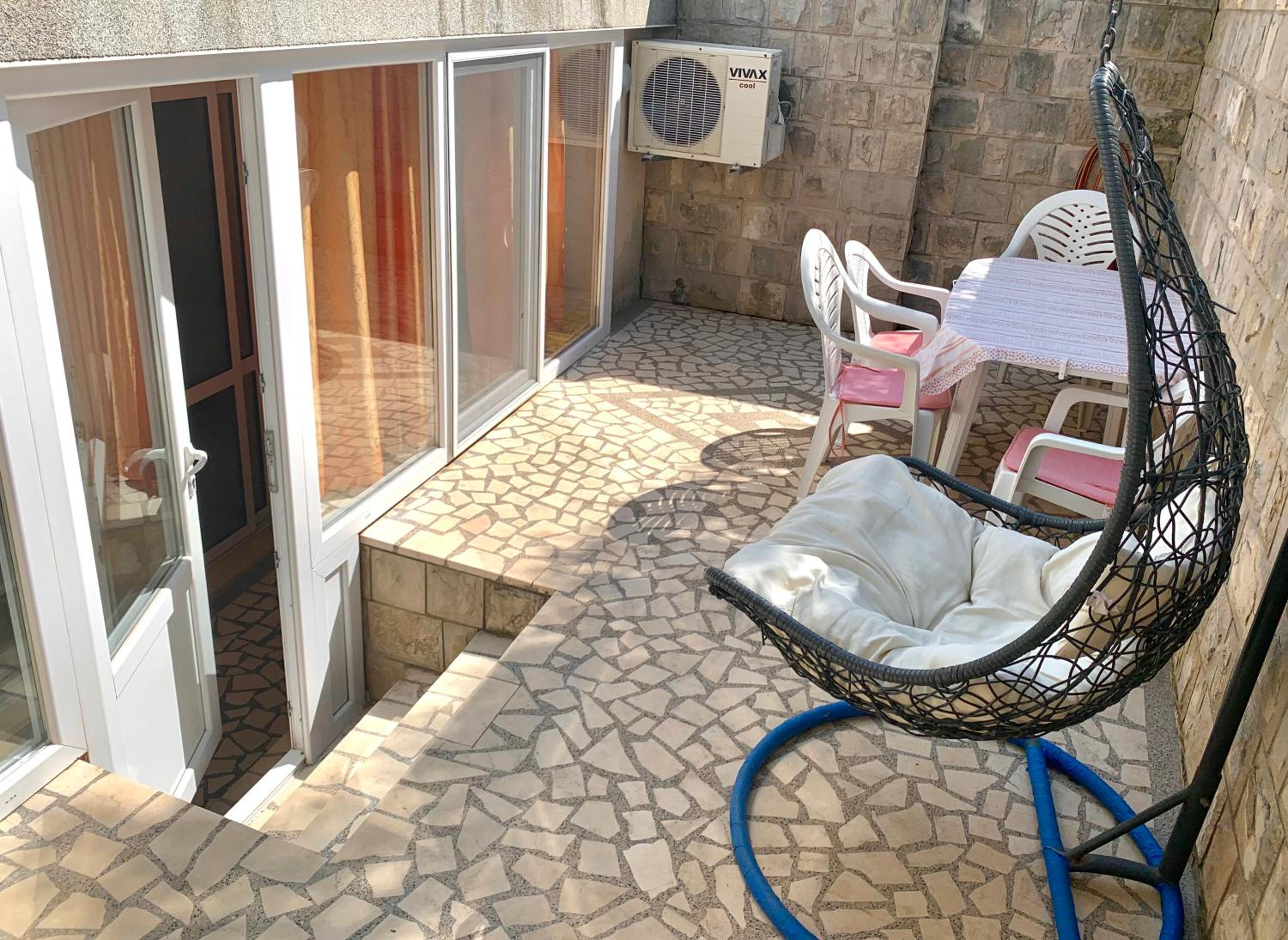 Romantica Apartments view 3