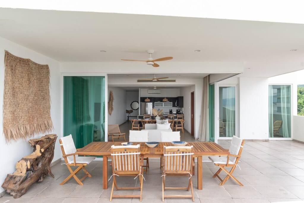 Luxury Beach Front 3Br Condo view 5