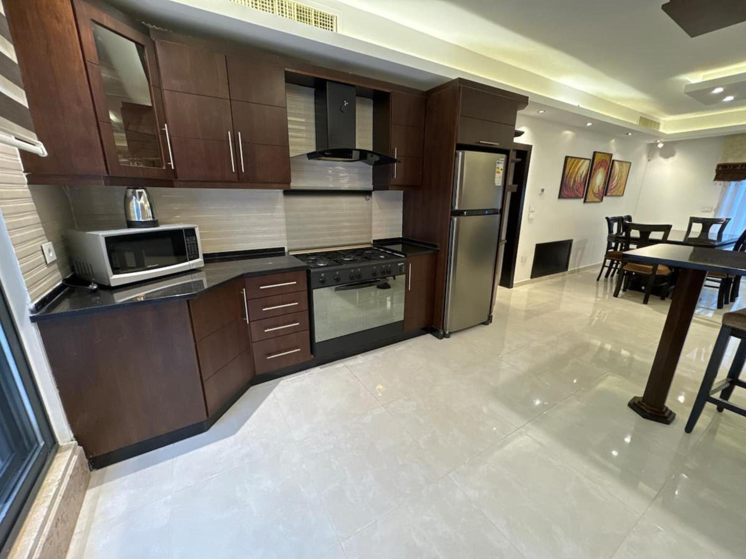 2 En-suite Rooms, Central & Garden Terrace view 4