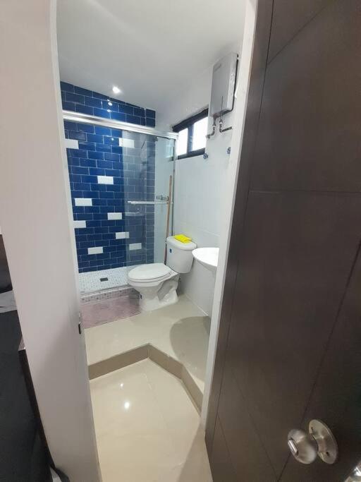 55-9B Hermoso moderno y completo apartamento view 4